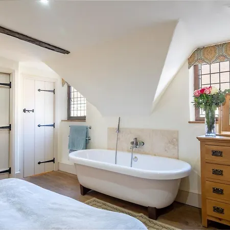 The Dutch House بيت للعطل